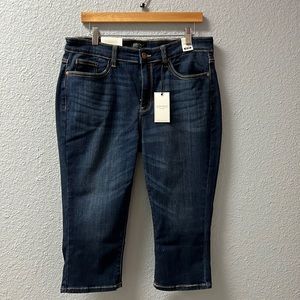 Judy Blue Mid Rise Capri Jeans